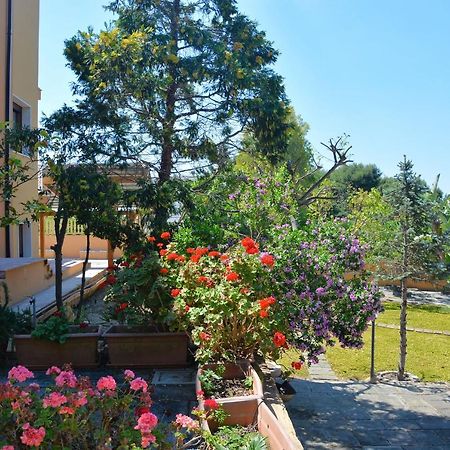 B&B Il Canto Del Mare Pulsano Exteriör bild