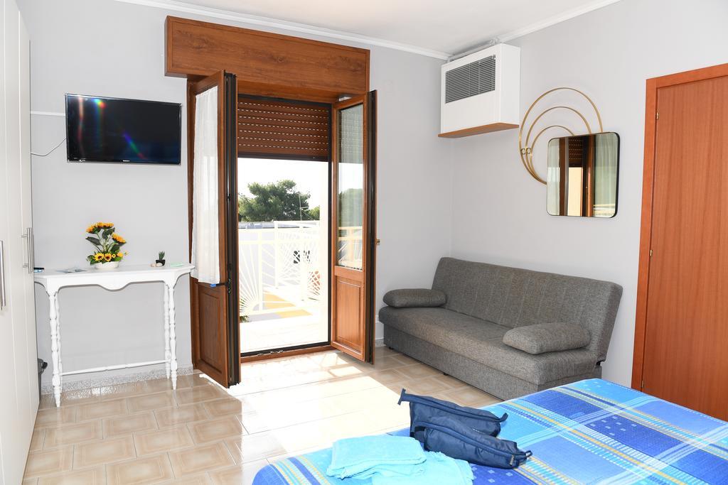 B&B Il Canto Del Mare Pulsano Exteriör bild