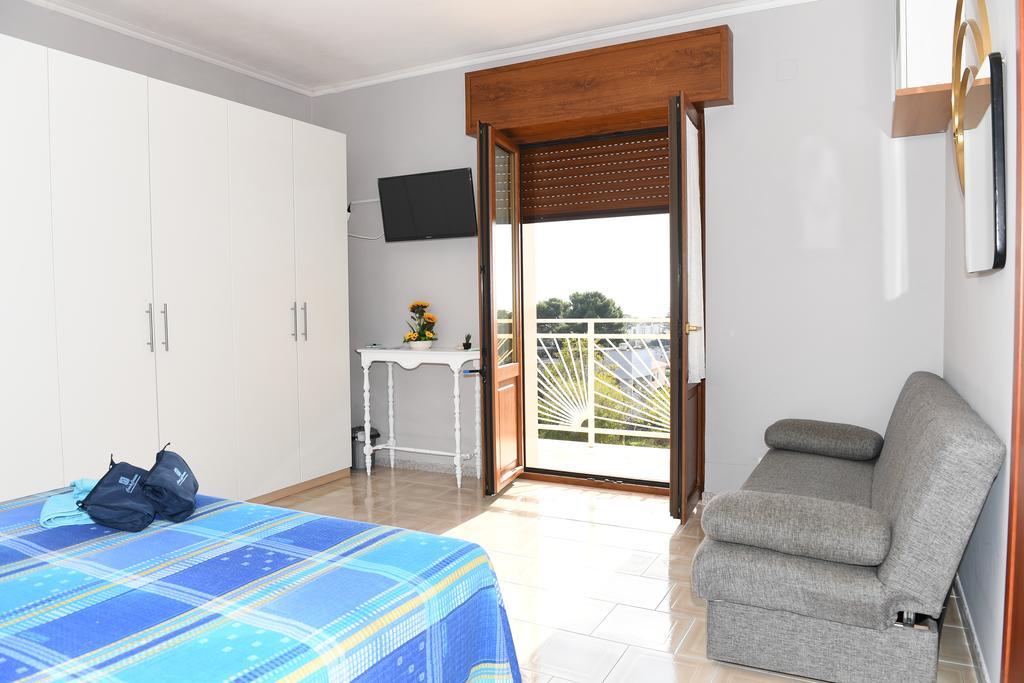 B&B Il Canto Del Mare Pulsano Exteriör bild